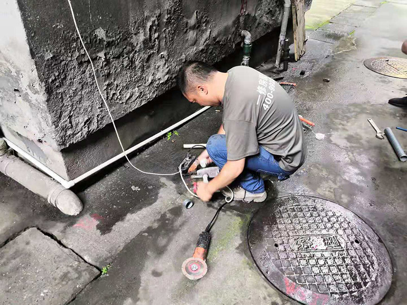 西安修水管工人整理的維修技巧，分享給大家看看，但不建議大家自己操作